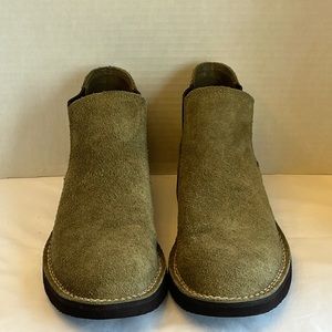 UGG Camino Chelsea Boot 10M